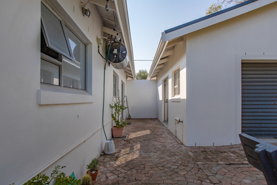 2 Bedroom Property for Sale in Lemoenkloof Western Cape